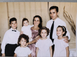 Elkaslasi family growing in Petah Tikva, 1962